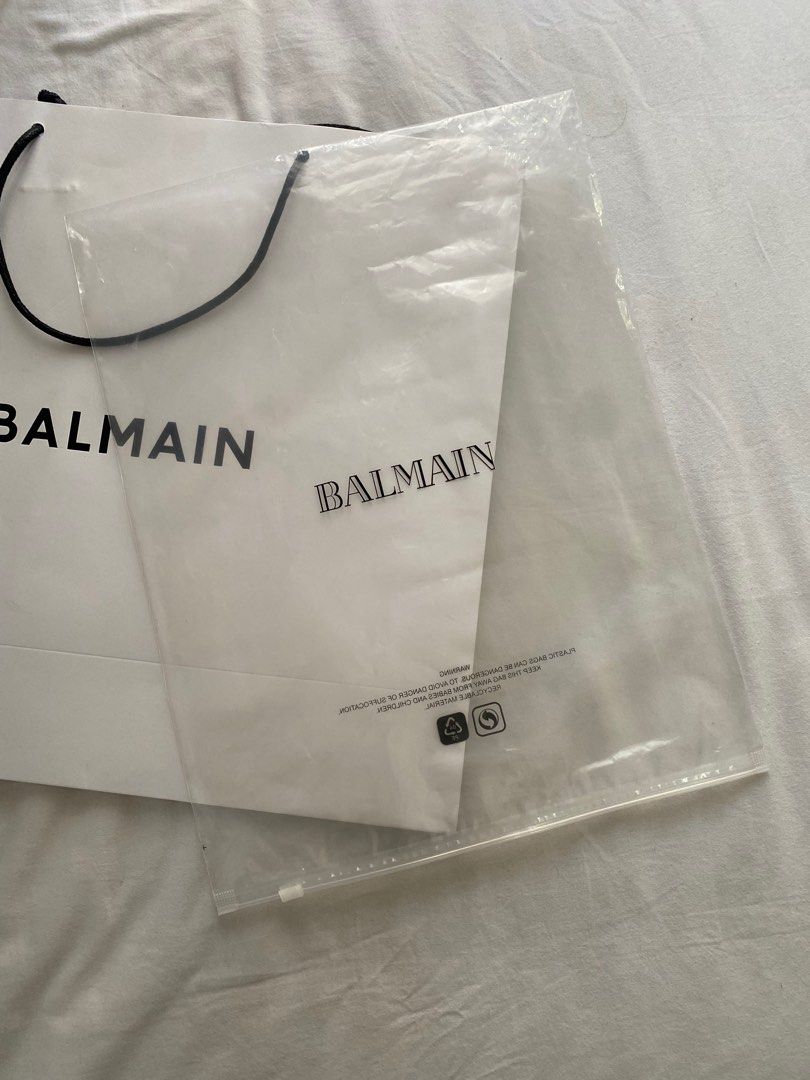 Balmain Paperbag (Category: Luxury Bags & Wallets) located in Pasig City. Submitted by jdlmnl (Listing ID 1287941756, Image 2). Description: 1 pc 15"x17" with plastic case for shirt (Php600) 1 pc 14"x17" (Php600) Bought items in Balmain Dubai Mall just this Feb 2024. .