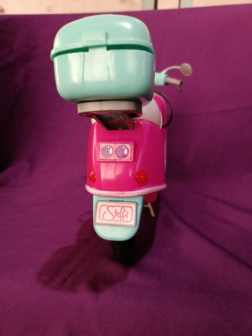 Barbie motor (Category: Kids Toys) located in Iligan City. Submitted by shehabdor98515 (Listing ID 1287972585, Image 2). Description: what you see is what you get.