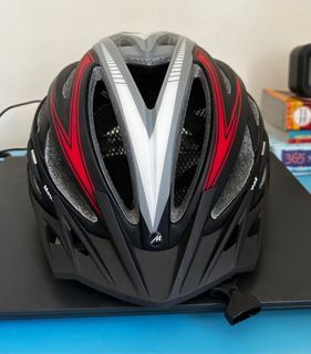 Bike Helmet: Mountain Peak brand