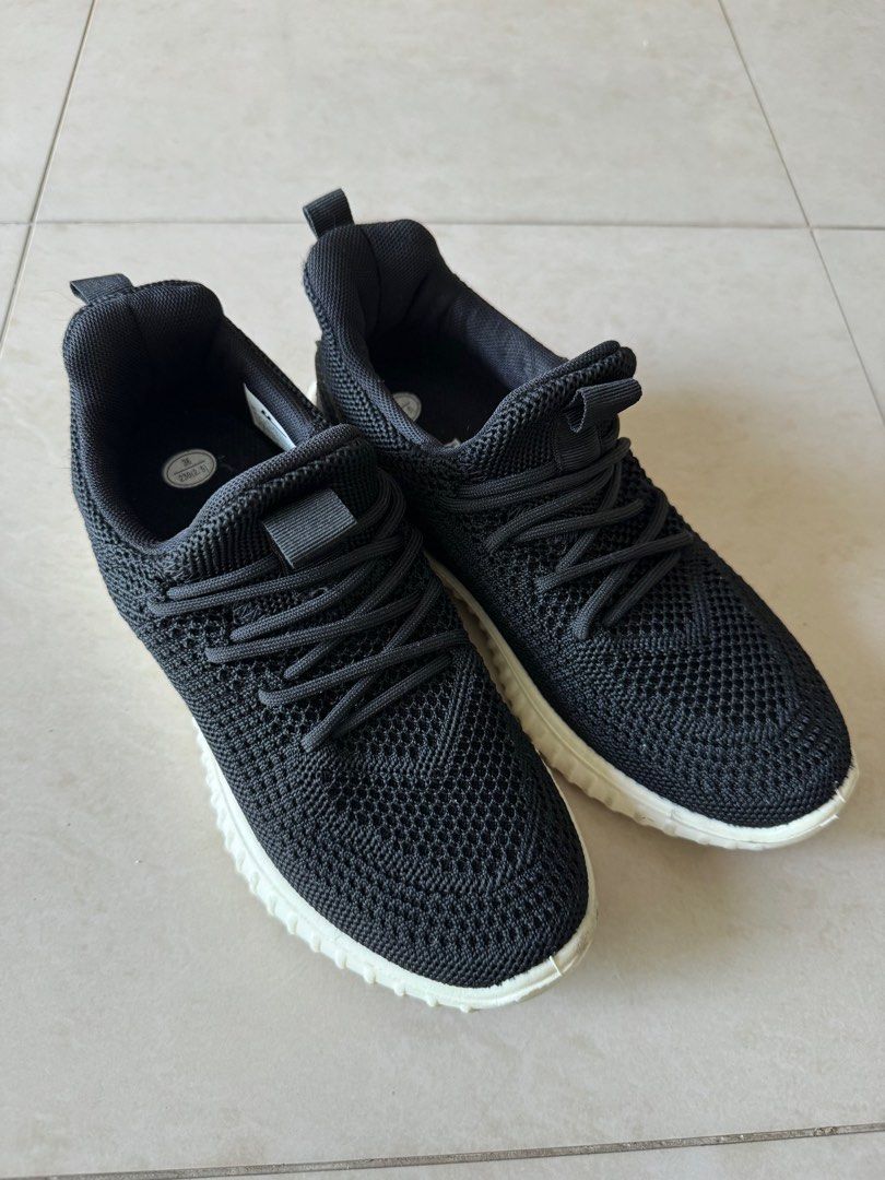 All black sneakers discount kids