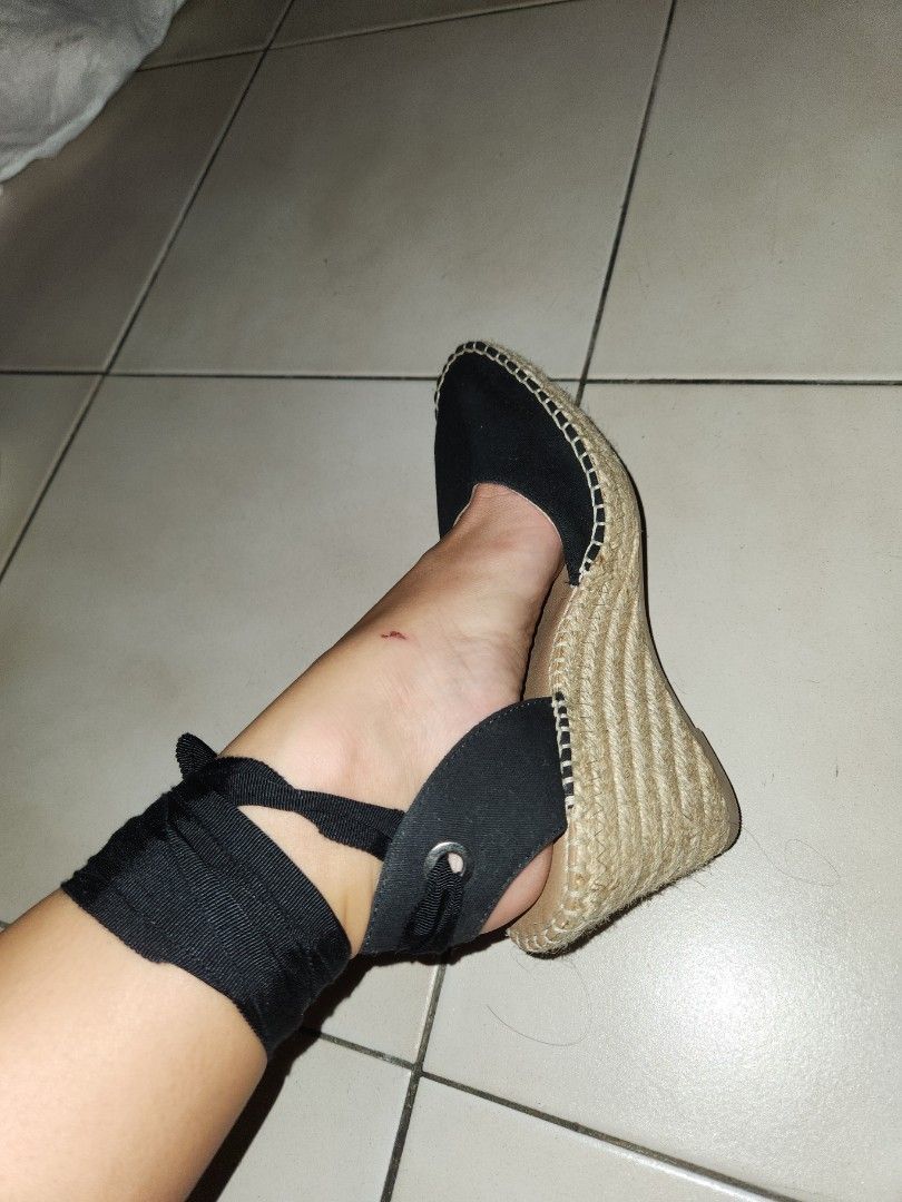 Black wedges size UK 5 Women s Fashion Footwear Wedges on Carousell