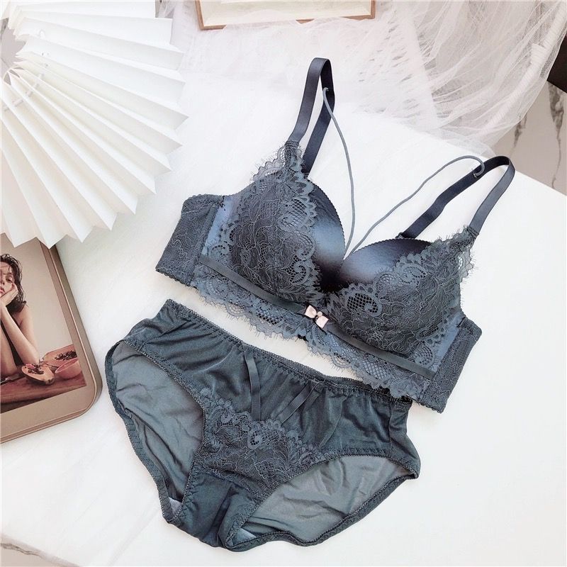 Bra size 75B, Women's Fashion, New Undergarments & Loungewear on Carousell