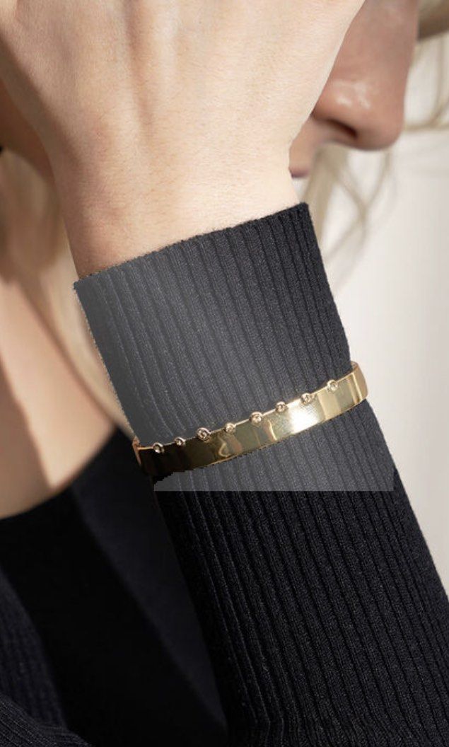 Gold studded bracelet sales