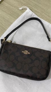 (Kategori: ) berada di . Dikirim oleh clairinnee (ID iklan 1287924335, Gambar 1). Deskripsi: .
