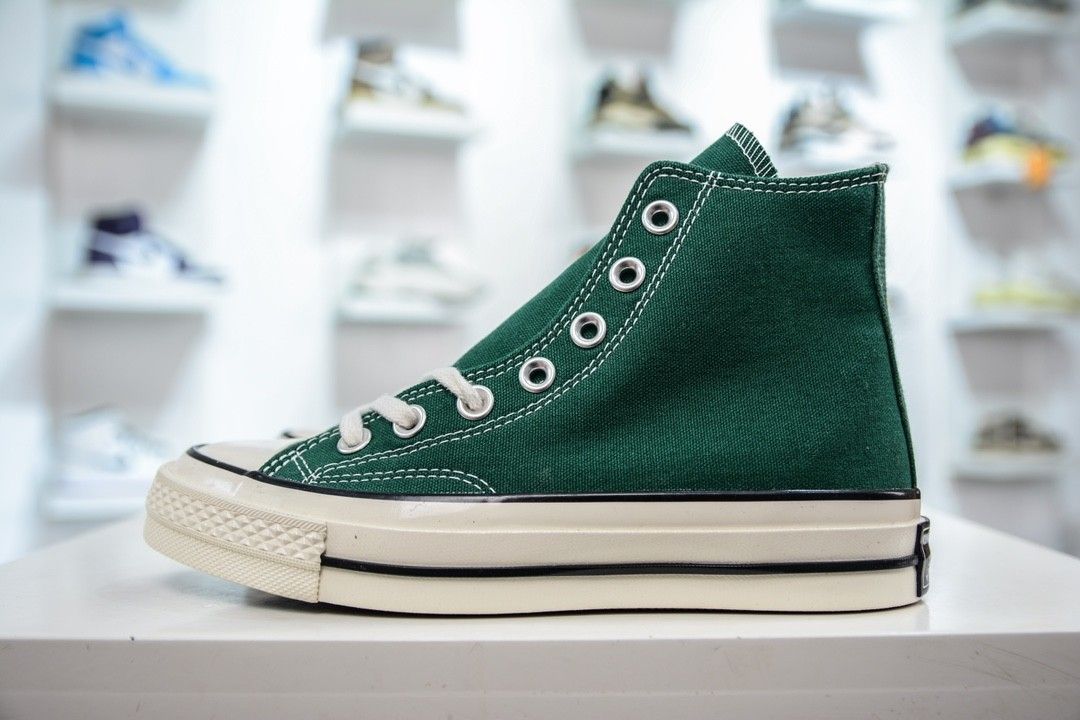 Dark green chuck taylors hot sale