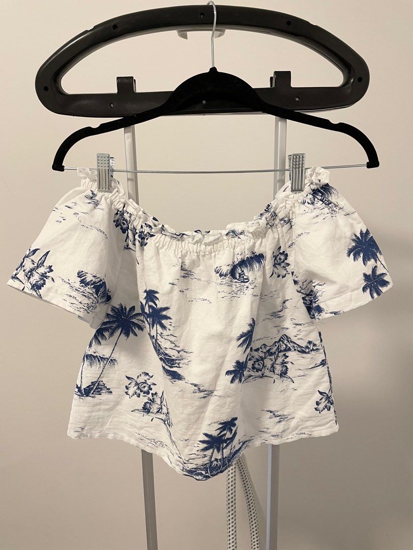 Country road off online shoulder top