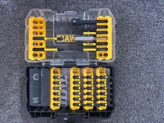 Dewalt screw heads with socket