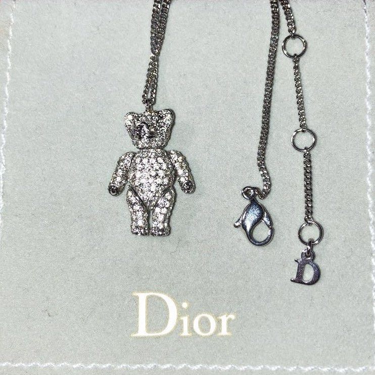 Dior teddy bear shop necklace