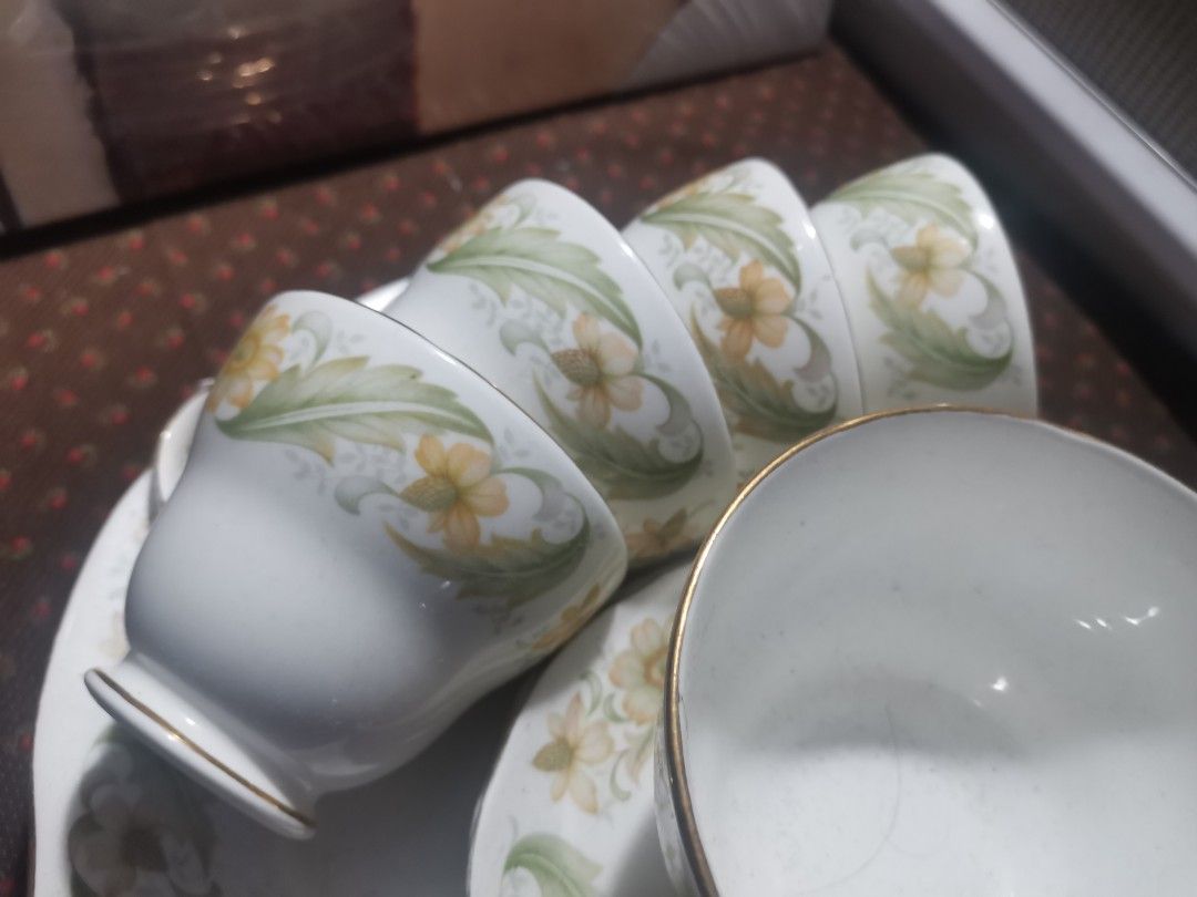 Duchess Greensleeves14pc set (Category: Coffee & Tea Tableware) located in Pasig City. Submitted by singledadreseller (Listing ID 1288108193, Image 3). Description: Duchess Greensleeves Dinner set 4 duo6 6 dinnerplates 1 milk jug items have some gold loss free shipping in luzon.