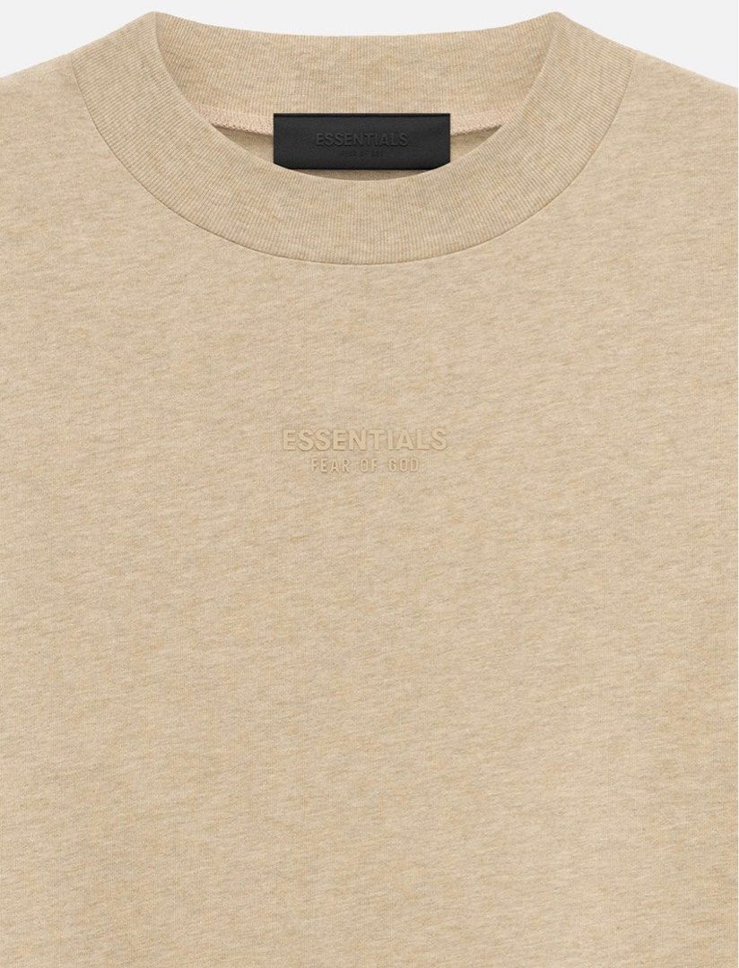 Essentials tee （分類：T-shirt、恤衫、有領衫）位於 Hong Kong。 由 yin996 提交（商品編號 1288077353，圖片 3）。簡介： 。
