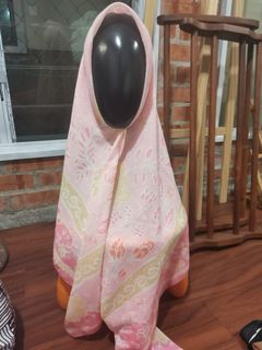 (Category: ) located in . Submitted by LemariPreloved (Listing ID 1288072800, Image 1). Description: .