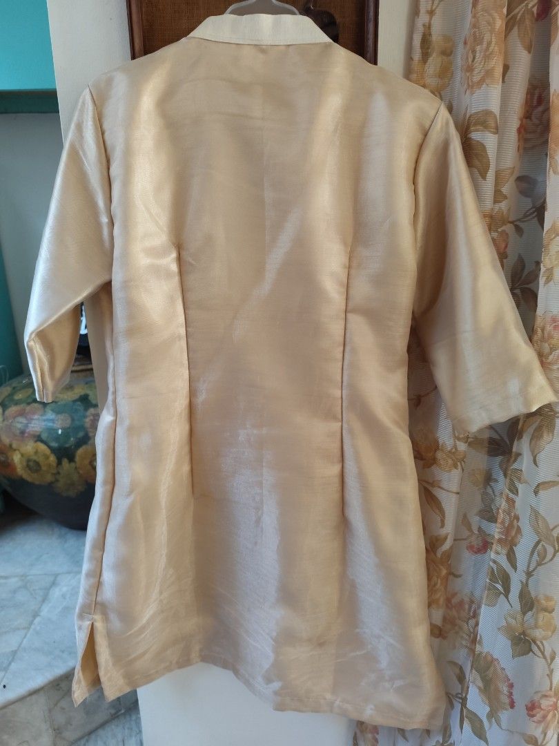 Filipiniana 3/4 sleeve (Category: Traditional & Ethnic wear) located in Imus. Submitted by candelars (Listing ID 1287986478, Image 2). Description: - Suitable for small to medium body frames. - Bought this for 3500. - Used once for graduation. - w/ inner lining. Not see-through. - Reminder: Measured manually. Length - 34.5 inches Bust - size 33-36 cup Shoulder - 16-19 inches Sleeves - 14.2 inches.