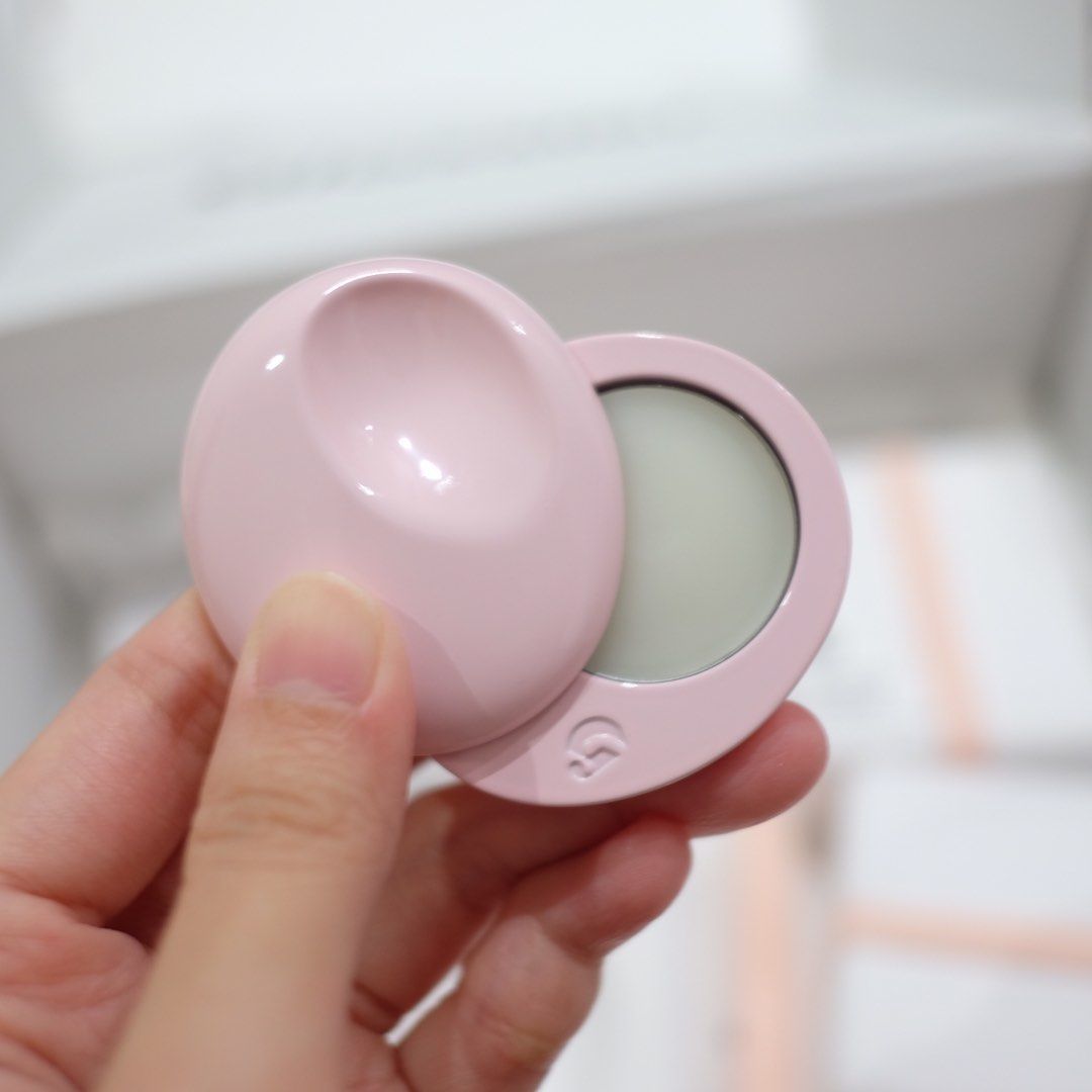 Glossier You Solid Perfume (Category: Fragrance & Deodorants) located in Davao. Submitted by misisnijungkook (Listing ID 1288072770, Image 2). Description: I blocked or dont reply maarte, sakit sa ulo buyer🙂 Shipping: J&T only SHIPPING FEE TO BE SHOULDERED BY THE BUYER ❌No meet ups ❌No Order Form, NO PROCESSING OF ORDER ❌Pls do not waste my time ❌NO JOY RESERVERS ❌NO LOW BALLERS Payments must be settled within 24HOURS. no payment, cancelled tran
