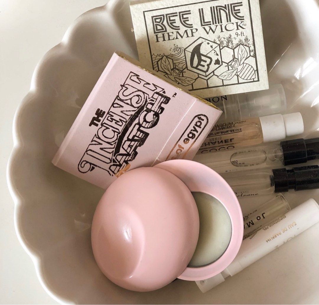 Glossier You Solid Perfume (Category: Fragrance & Deodorants) located in Davao. Submitted by misisnijungkook (Listing ID 1288072770, Image 1). Description: I blocked or dont reply maarte, sakit sa ulo buyer🙂 Shipping: J&T only SHIPPING FEE TO BE SHOULDERED BY THE BUYER ❌No meet ups ❌No Order Form, NO PROCESSING OF ORDER ❌Pls do not waste my time ❌NO JOY RESERVERS ❌NO LOW BALLERS Payments must be settled within 24HOURS. no payment, cancelled tran