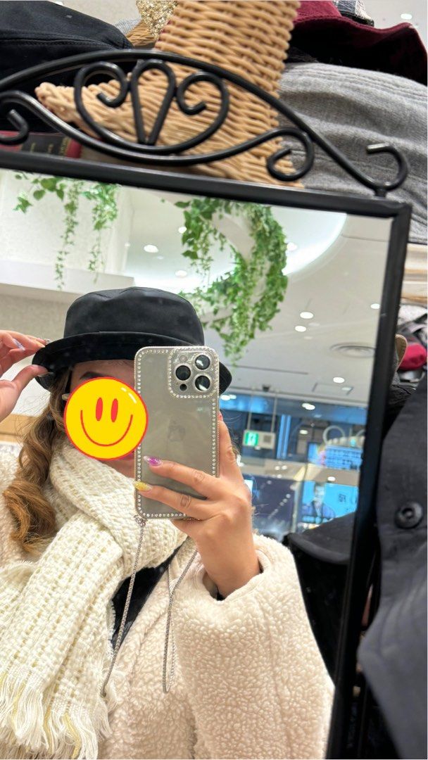 GU White Teddy Jacket (Category: Coats, Jackets and Outerwear) located in Rizal. Submitted by shinyyycal (Listing ID 1288009361, Image 2). Description: Bought for 1200 on IG Used once for my Japan trip GU Brand.