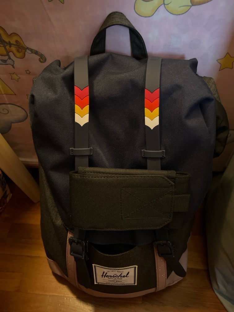 Herschel 19l deals