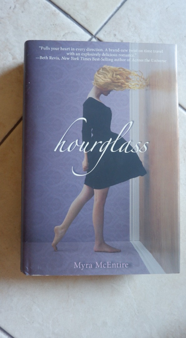 Hourglass by Myra McEntire Hobbies Toys Books Magazines