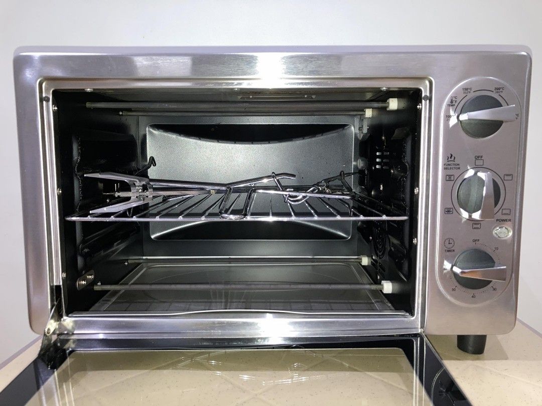 Imarflex Oven (Category: Ovens & Toasters) located in Mandaluyong City. Submitted by gekay (Listing ID 1287918054, Image 1). Description: For Sale Imarflex Oven. 2K only!!! 100% COOKING FUNCTION WORKING. hindi lang po gumagana yung timer at nawawala yung screw sa kaliwang part ng door. Pm me for interested buyers. Thank you po.🙏❤️.