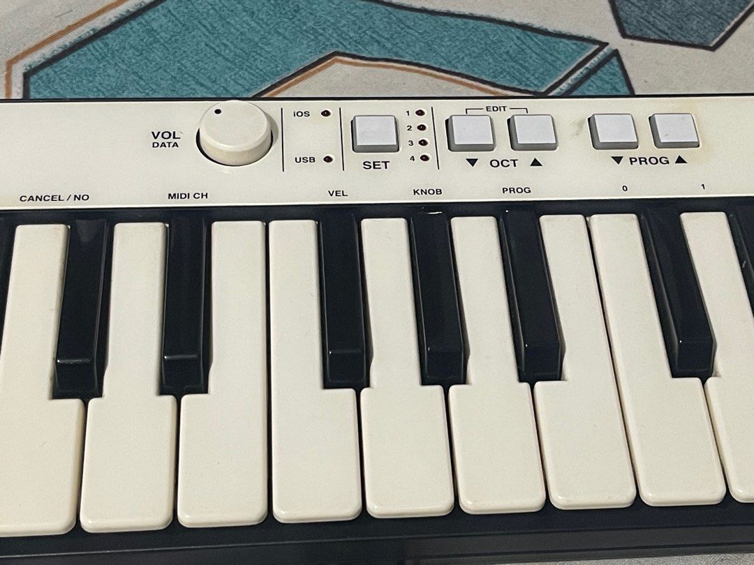 iRig Keys 37 (Category: Musical Instruments) located in Mandaluyong City. Submitted by abc_16 (Listing ID 1287944529, Image 2). Description: .