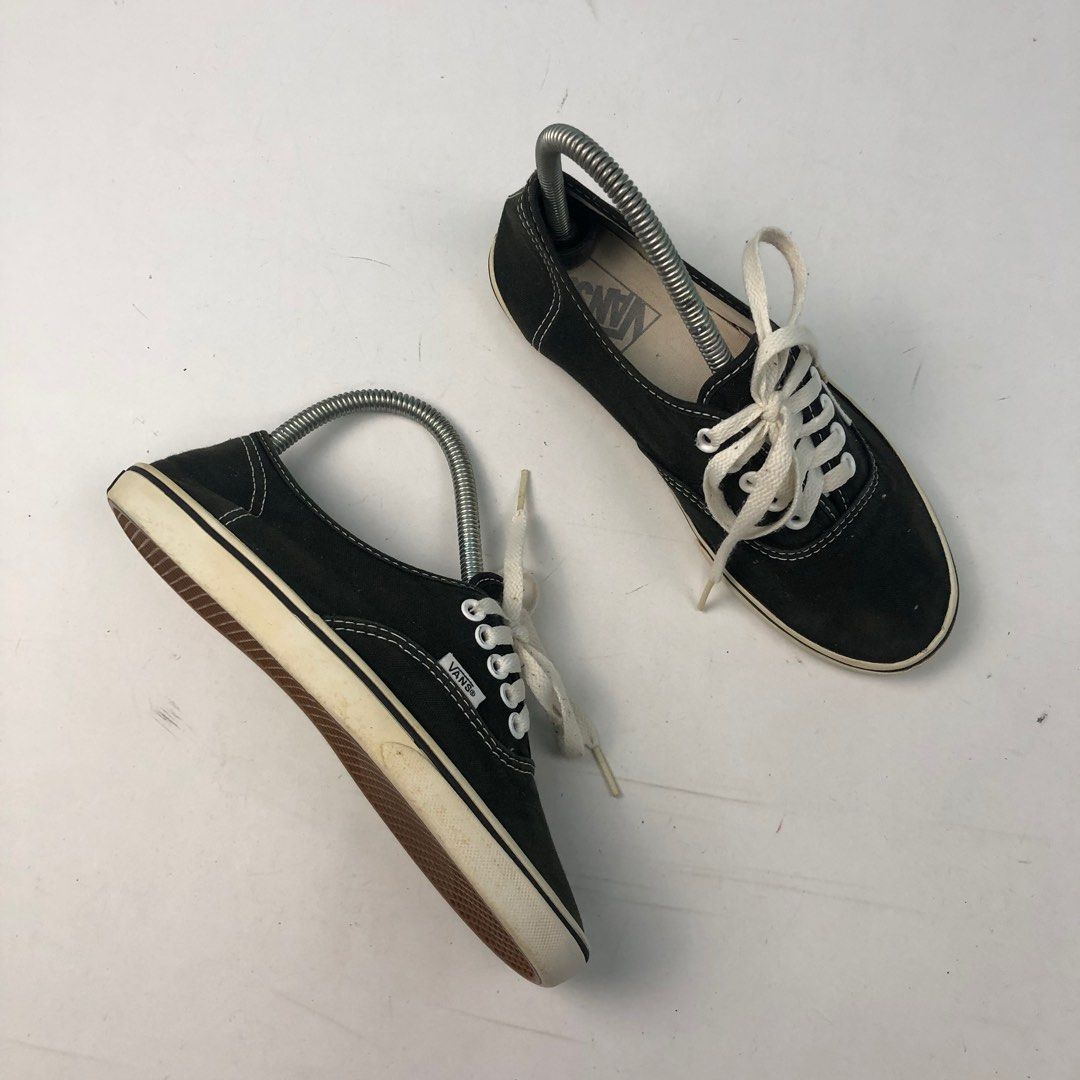 Vans 32 store