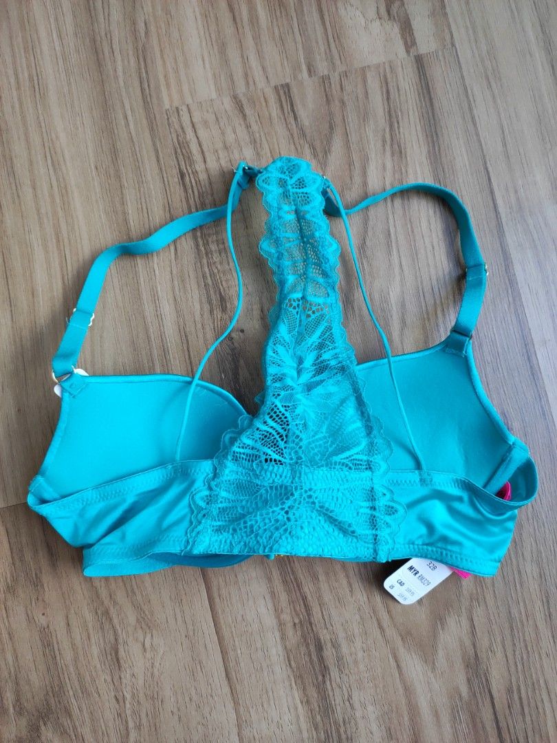 Turquoise lace bra 32b