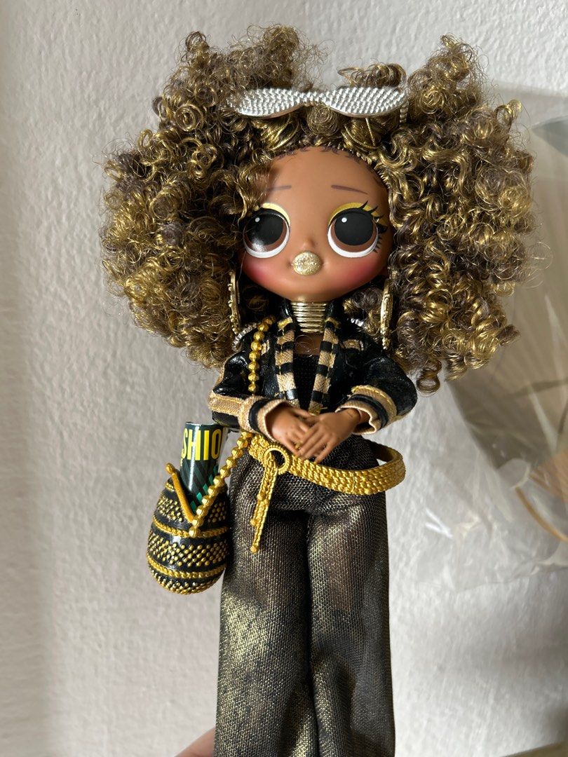 How to find hot sale queen bee lol doll