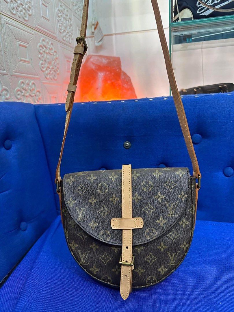 Louis Vuitton Chantilly (Category: Luxury Bags & Wallets) located in Muntinlupa City. Submitted by lulucatto (Listing ID 1287972688, Image 1). Description: .