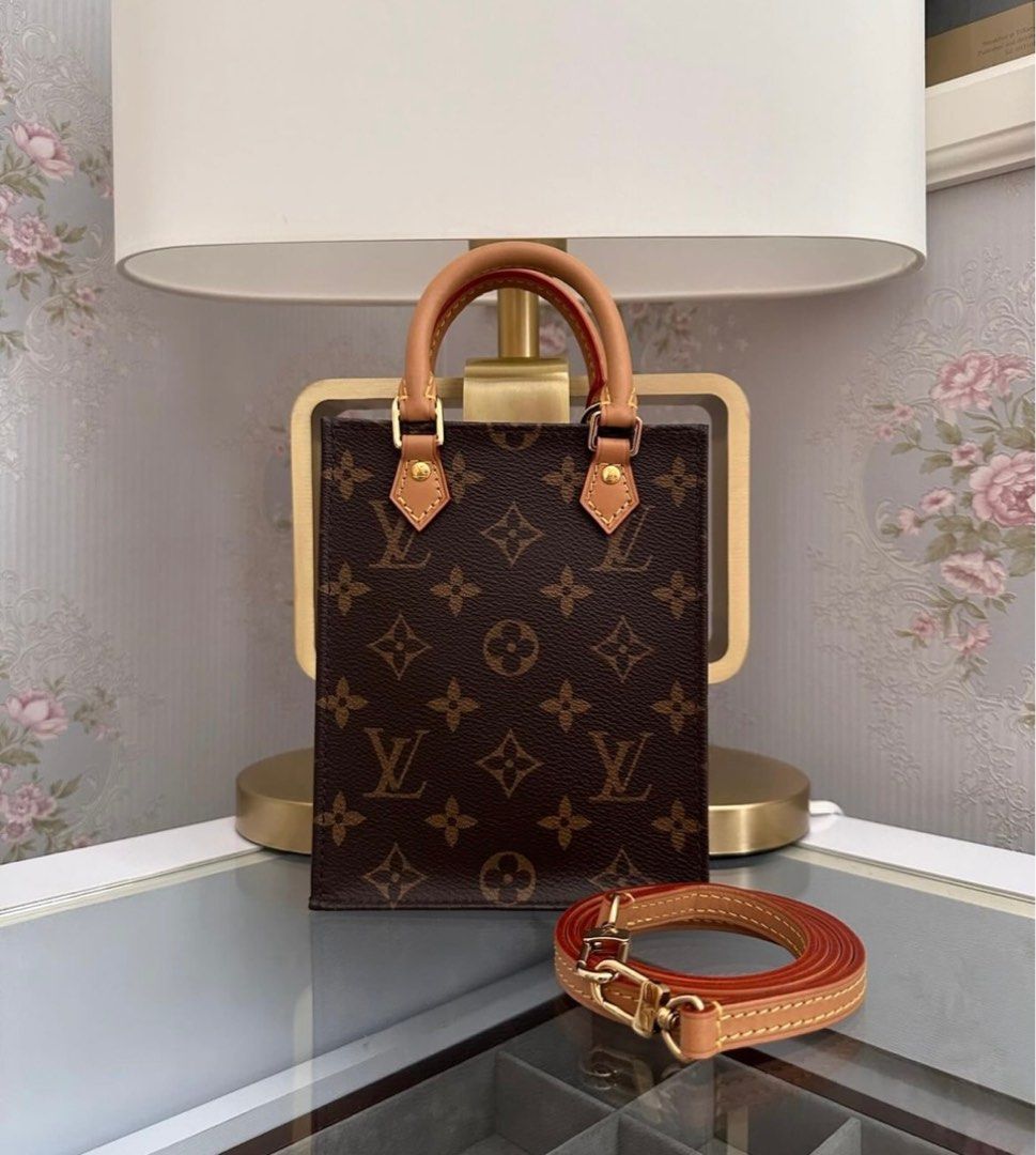 Louis Vuitton Petit Sac Plat