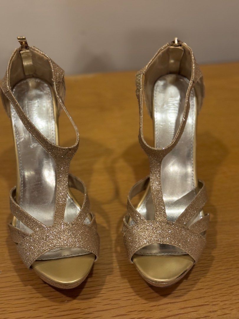 Gold glitter shoes top