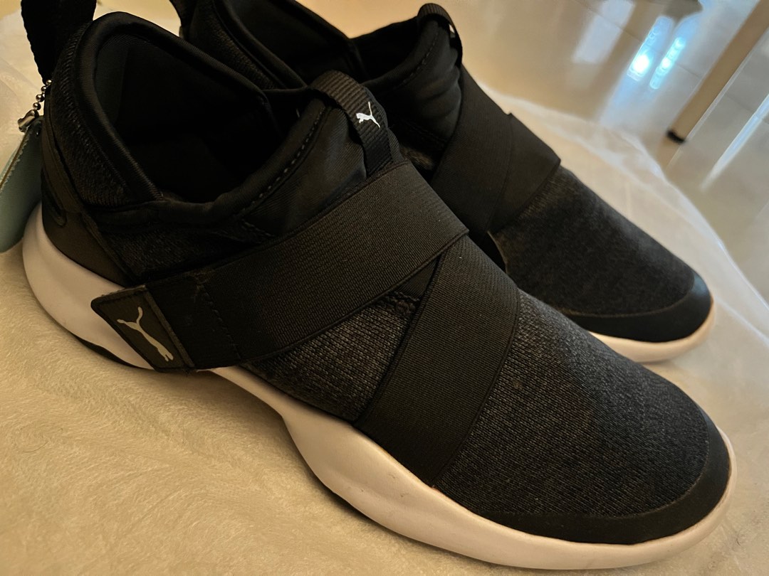 MARK DOWN PUMA SOFT FOAM SPORTS SHOES BLACK 5.5uk