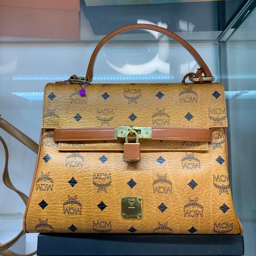 MCM Kelly (Category: Luxury Bags & Wallets) located in Muntinlupa City. Submitted by lulucatto (Listing ID 1287971772, Image 1). Description: .