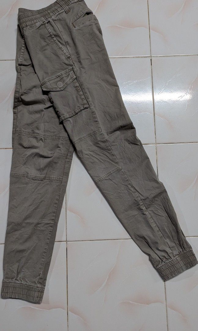 Modern amusement joggers deals