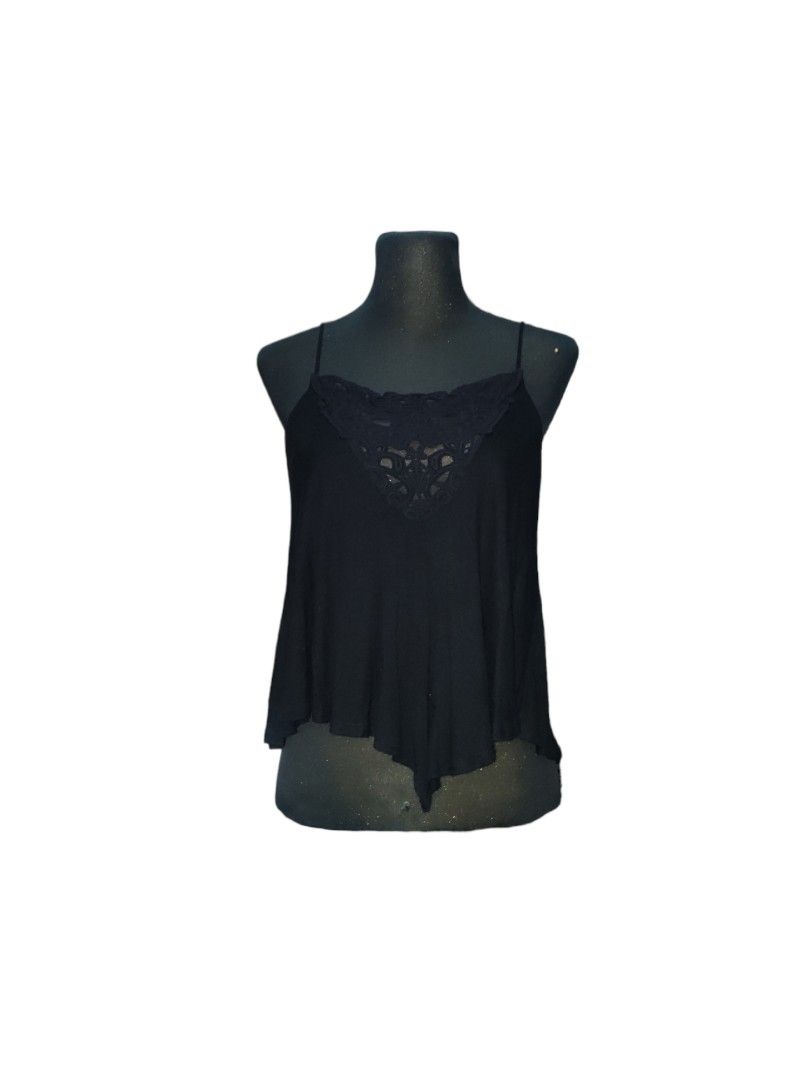 Never Worn Basic Black Spag Strap Top (S-M) (Category: Sleeveless) located in Mandaluyong City. Submitted by declutter_dolly (Listing ID 1287906690, Image 1). Description: PRE-LOVED TOP, NEVER WORN PRISTINE CONDITION Material: Super Stretch Rfs: Decluttering, does not fit anymore after giving birth Could fit M-L Bought at Ross' in LA during lay over while working as an international flight attendant Shipping not included. "One man's trash is anot
