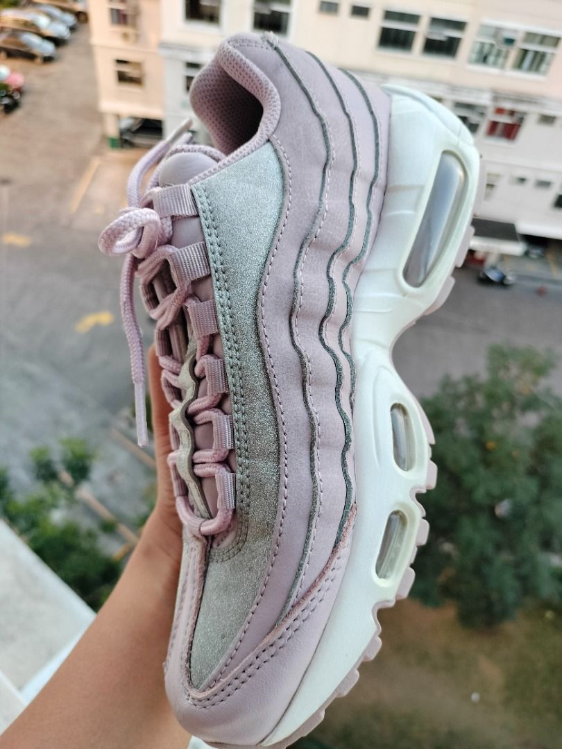 Nike Women s Air Max 95 SE Particle Rose 2018