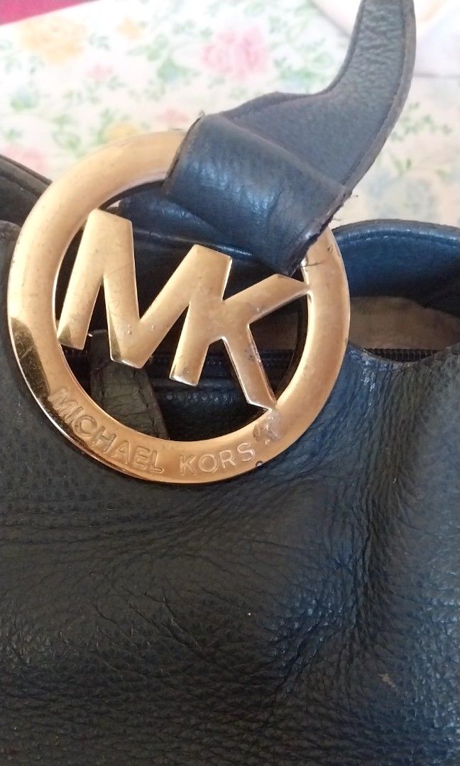 Original MK (Category: Shoulder Bags) located in Manila. Submitted by digs1968 (Listing ID 1281231108, Image 3). Description: Original leather Mk selling low rfs: decluttering flaw: refer to the last photo.