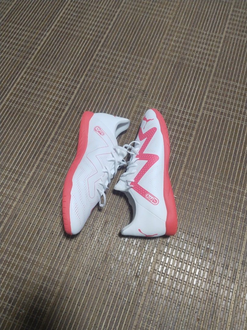 Puma futsal white and red shoes size UK 10 Men s Fashion