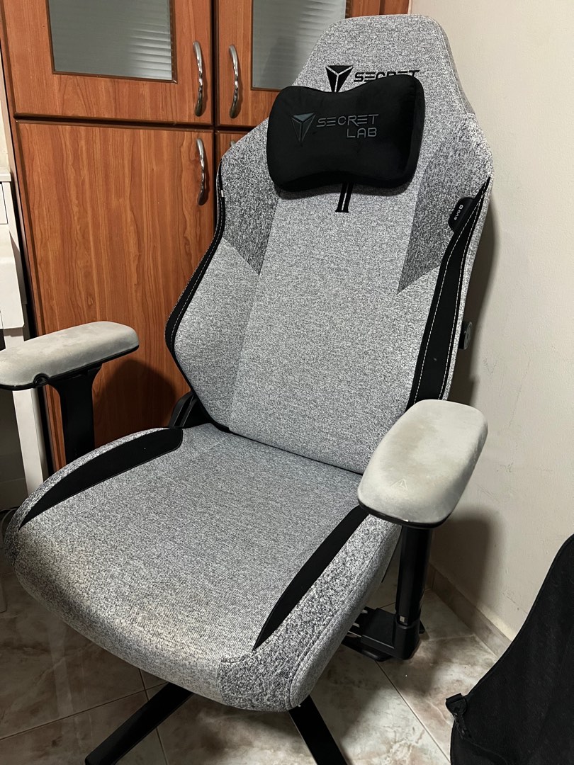 Secretlab Titan Evo 2022 Secretlab Omega Softweave Cookies Cream