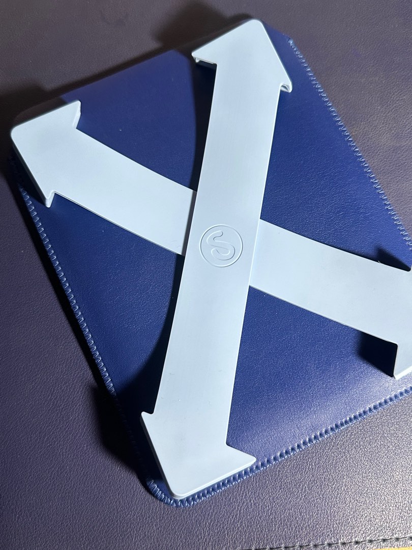 STRAPSICLE (small), Mobile Phones & Gadgets, EReaders on Carousell