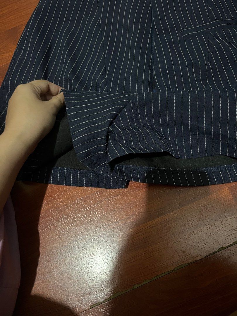 Stripe short (Category: Shorts) located in Manila. Submitted by chrmnmllxx06 (Listing ID 1287911338, Image 3). Description: Highwaist short .. No issue. Cutiee nitoo.