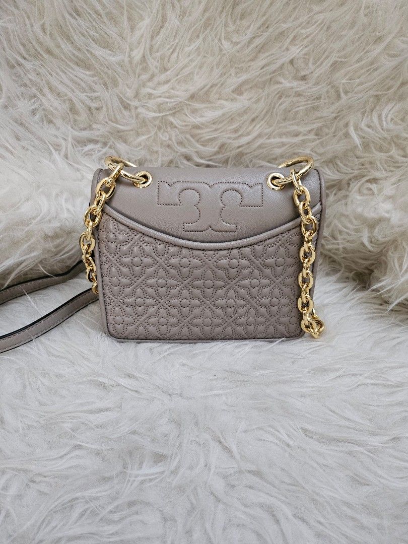 Tory burch bryant quilted small crossbody 2025