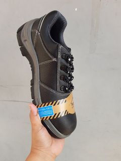 TOUGH RIDER SAFETY SHOES