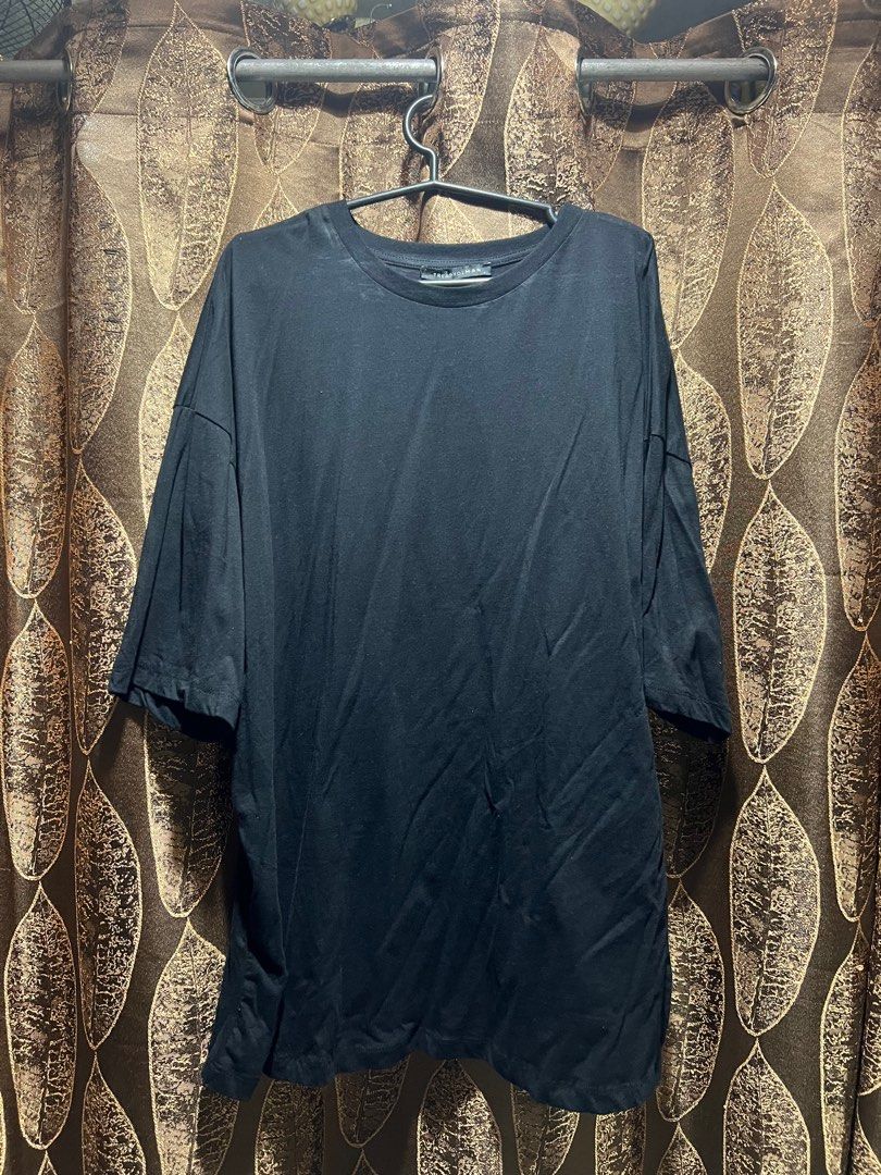 Trendyol Black Shirt with Back Print (Category: Tshirts & Polo Shirts ) located in Mandaluyong City. Submitted by eldrin (Listing ID 1287936295, Image 1). Description: Width 24” Length 29.5” Oversized fit Via courier/delivery only.