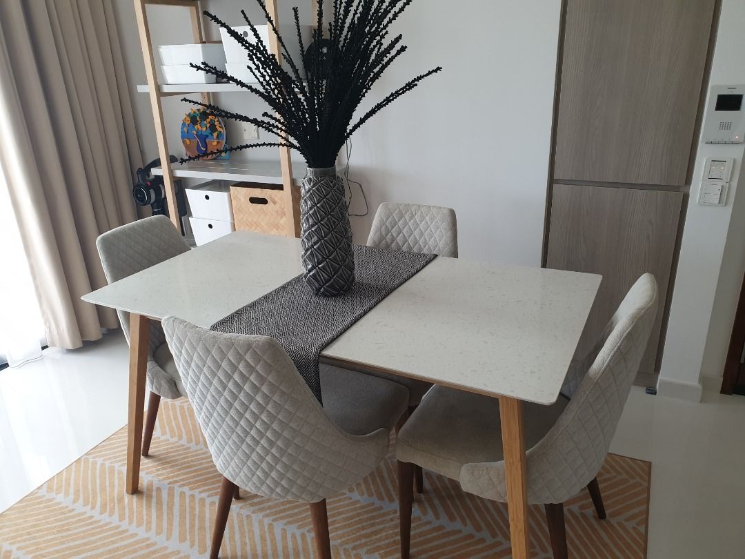 Stenared clearance dining table