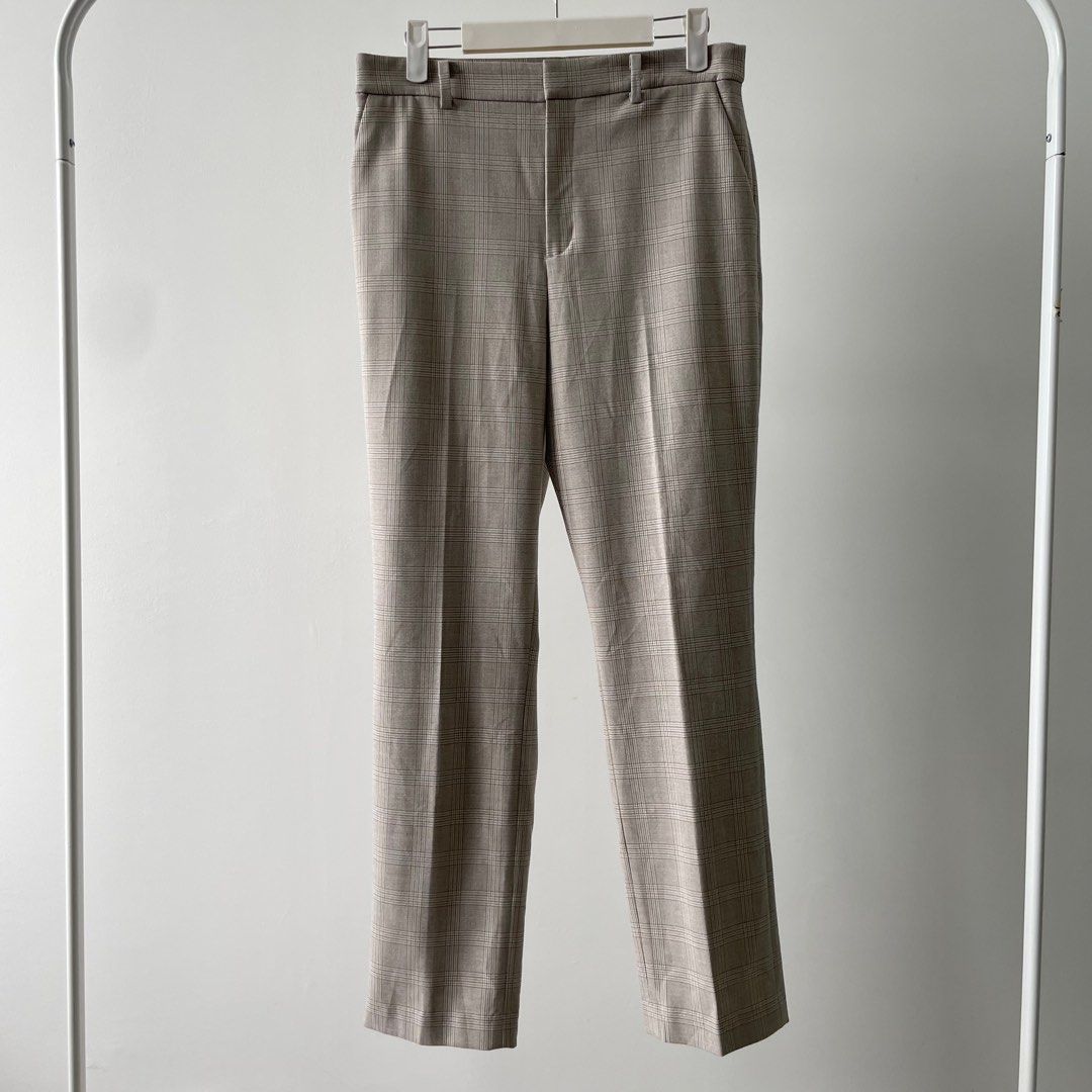 UNIQLO (S) 2Way Strech Smart Ankle Pant Beige, Women's Fashion, Bottoms,  Other Bottoms on Carousell