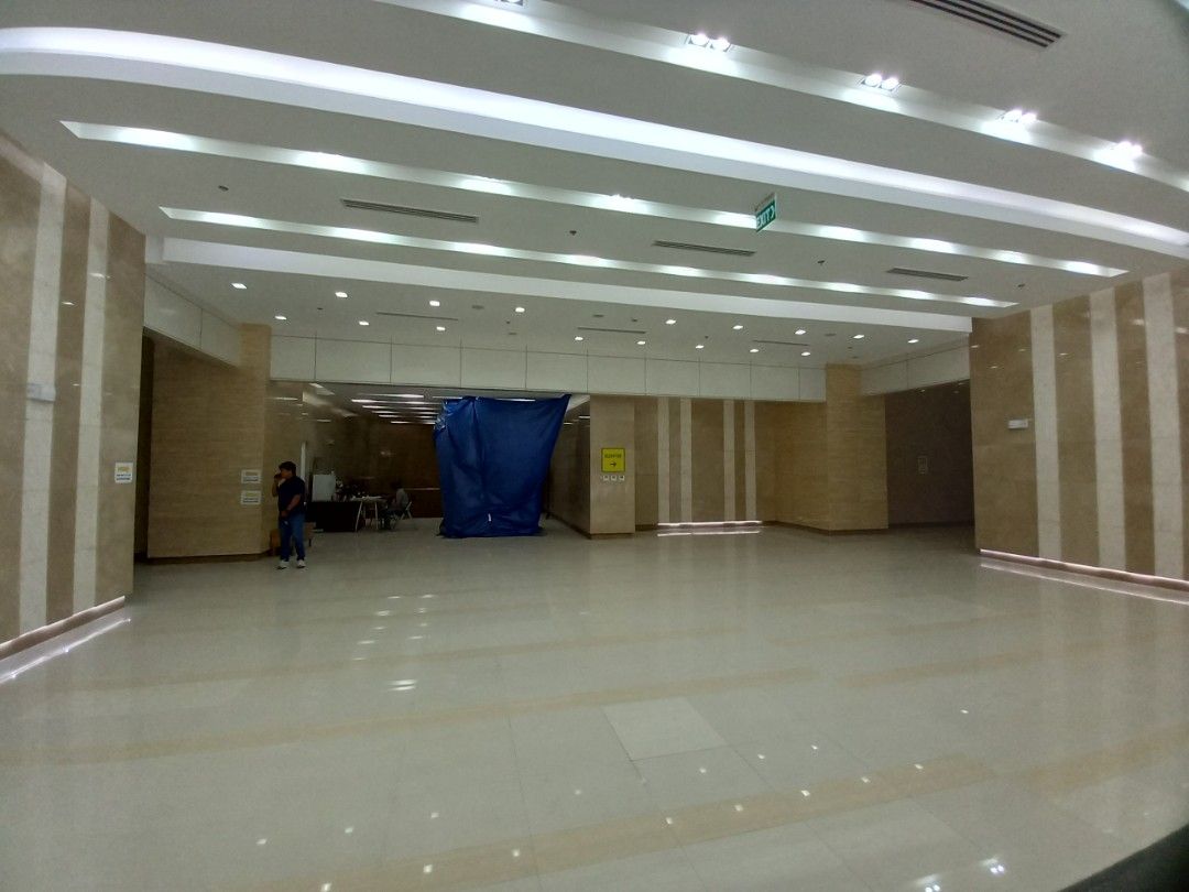 Uptown Eastgate Corner Ground Flr Commercial for rent across Uptown Mall BGC, Property, Rentals