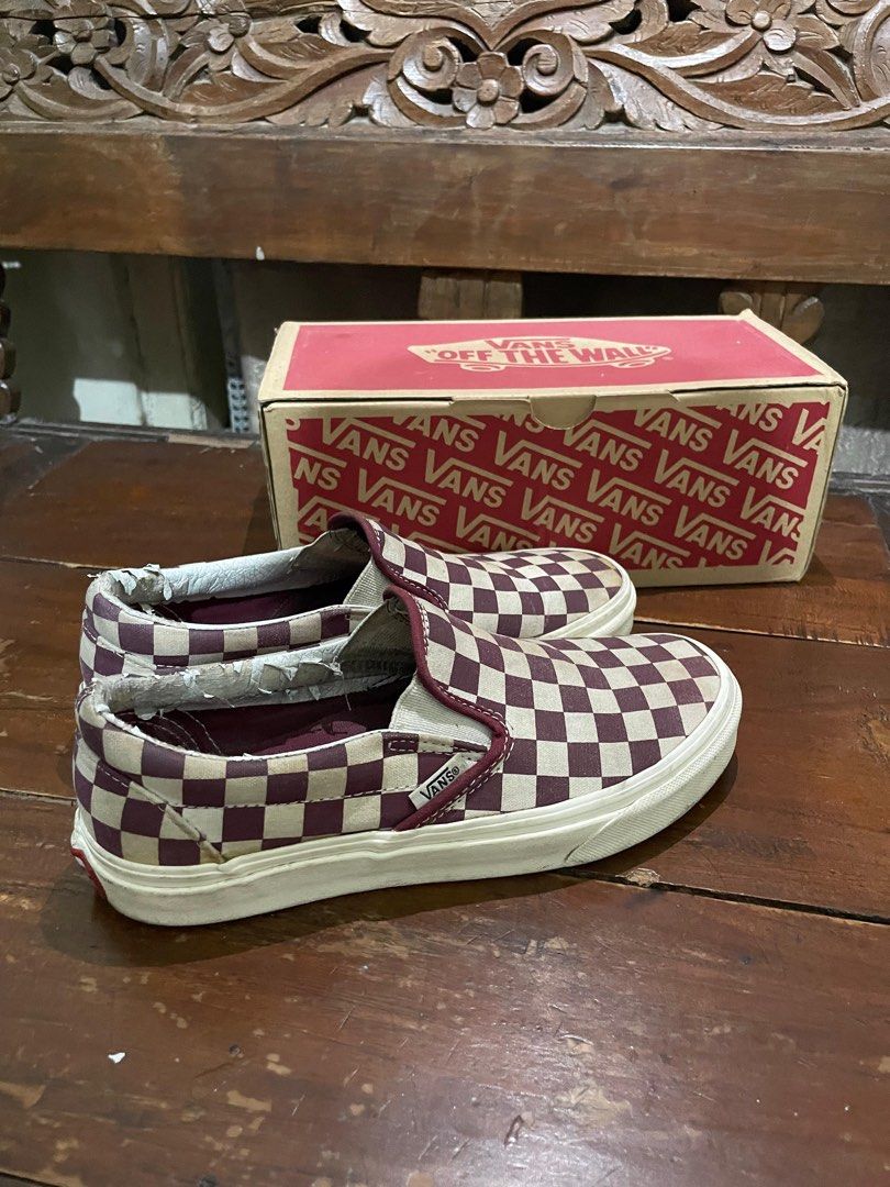 Vans checkerboard maroon 2025