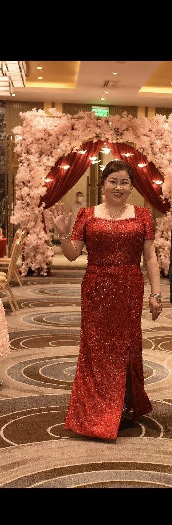 Veetan Evening gown for rent (Category: Evening dresses & gowns) located in Pasay City. Submitted by eilalim (Listing ID 1288058929, Image 1). Description: Fits large to xl Person wearing 5 flat wearing 1 inch heels..