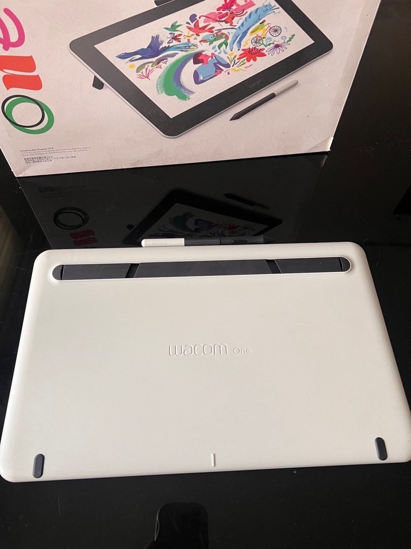 WACOM ONE creative pen display / Wacom Cintiq One Display 13 full HD ...