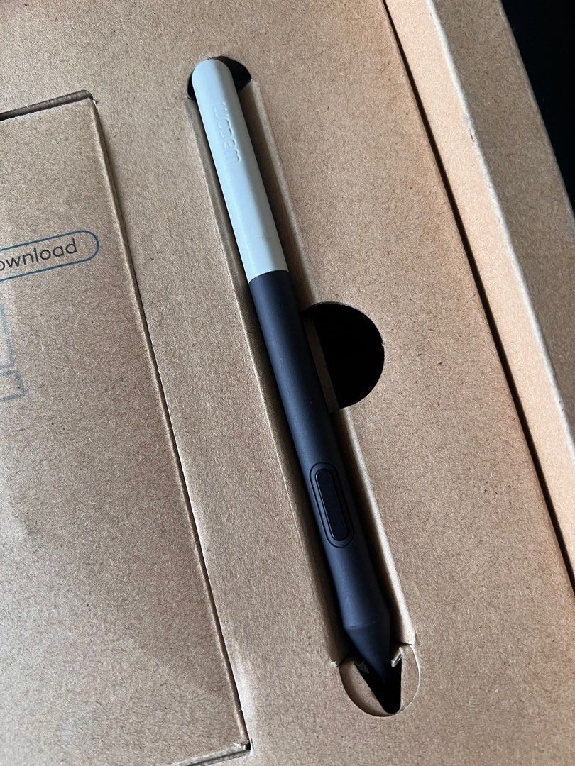 WACOM ONE creative pen display / Wacom Cintiq One Display 13 full HD ...