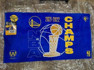WINCRAFT Authentic On-Court Towel (2021-2022 NBA CHAMPS)